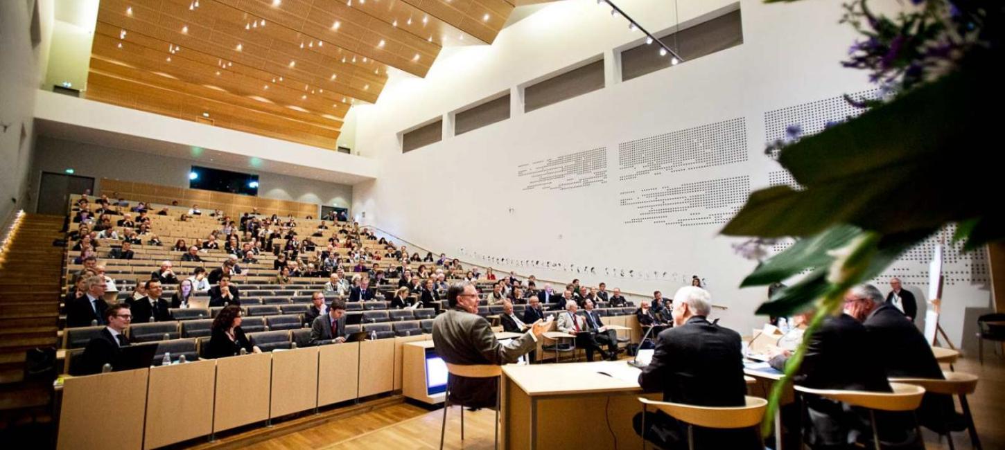 Hold din næste videnskabelige konference i samarbejde med Aarhus Universitet og få det nyeste forskning med i programmet.