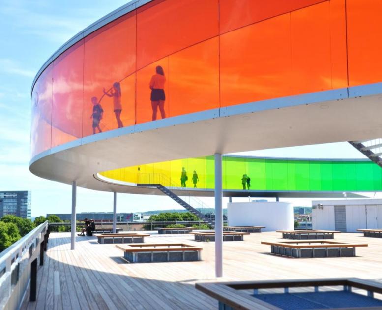 Hold din næste konference på ARoS og få udsigt over Aarhus by i Your Rainbow Panorama